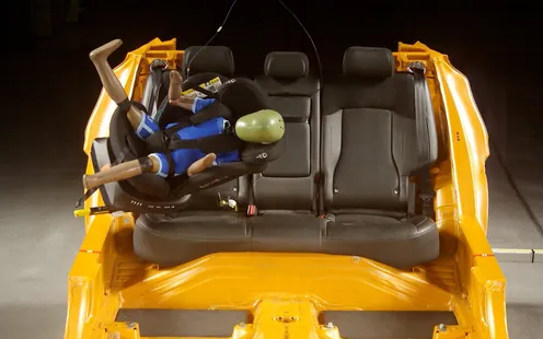 Kindersitzwarnung: bauähnliche Modelle weisen gravierende Sicherheitsmängel auf