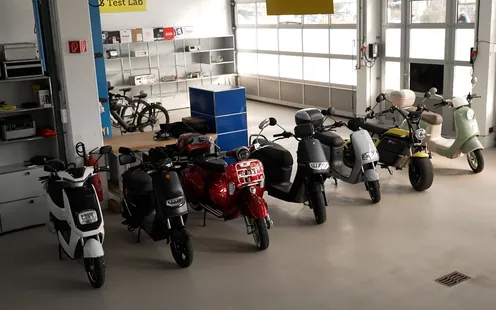 Test TCS: due scooter elettrici si lasciano modificare fin troppo facilmente