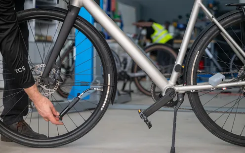 14 pompe per biciclette nel test TCS: ogni sistema ha vantaggi e svantaggi