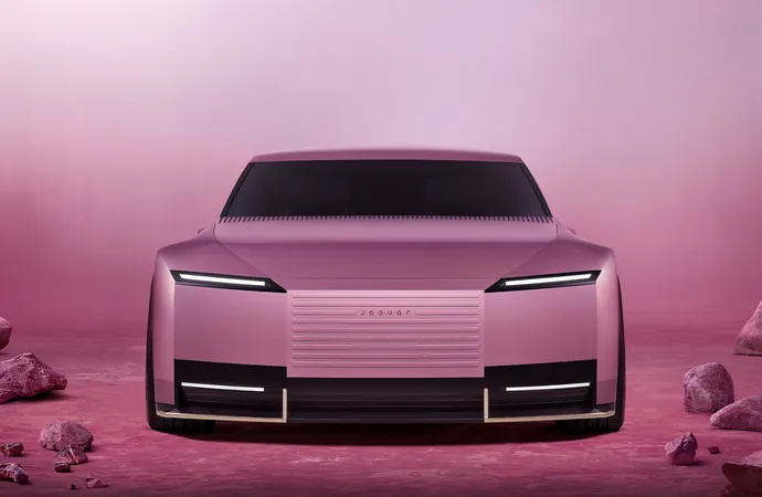 Jaguar vede  il futuro in rosa
