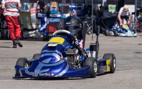 Emily, la reine du karting
