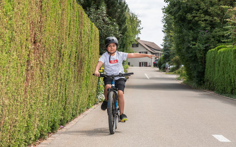 Scuola in bici Velo Schulweg Chemin de l’école à vélo