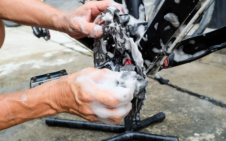 Comment bien nettoyer son vélo ? - TCS Suisse